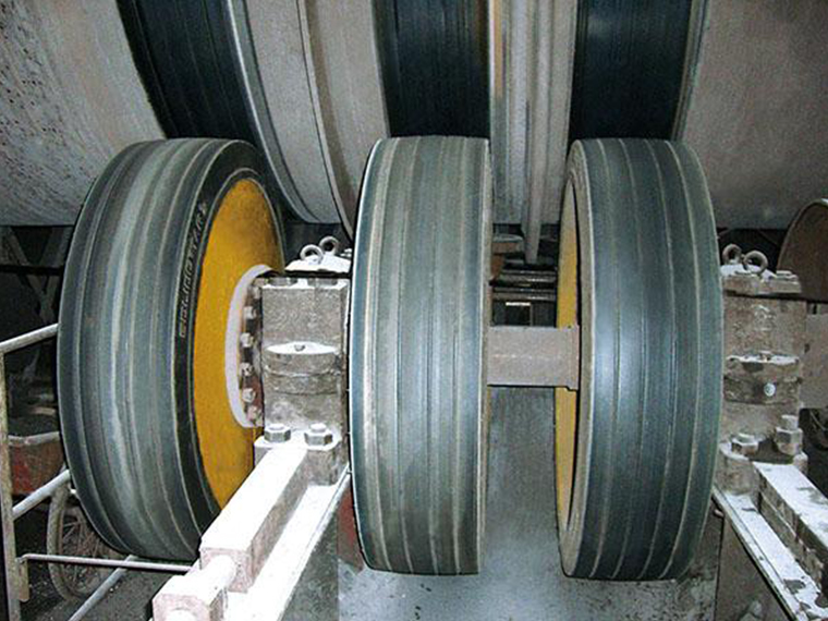 山東輻板式輪胎